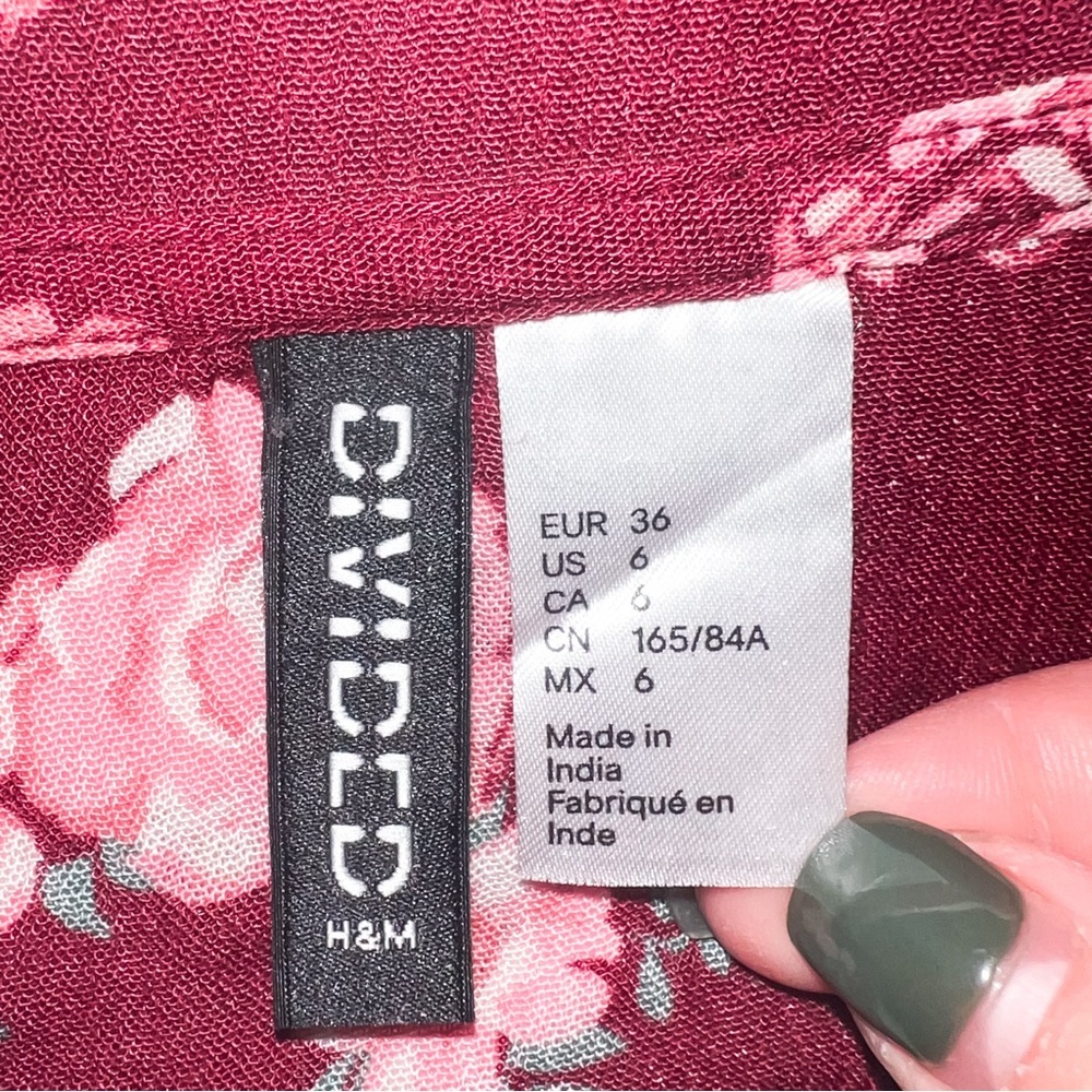 DIVIDED by H&M Floral Burgundy V-Neck Cropped Blouse, Size 6 - Picture 5 of 11